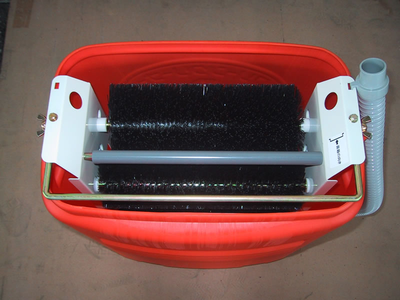 育苗箱洗浄機（手動式） 小型農業機械開発・農機販売 株式会社ホクエツ